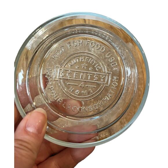 RARE SCENTSY Family Reunion 2021 Commemorative Warmer Lift New Open Box - Picture 9 of 9